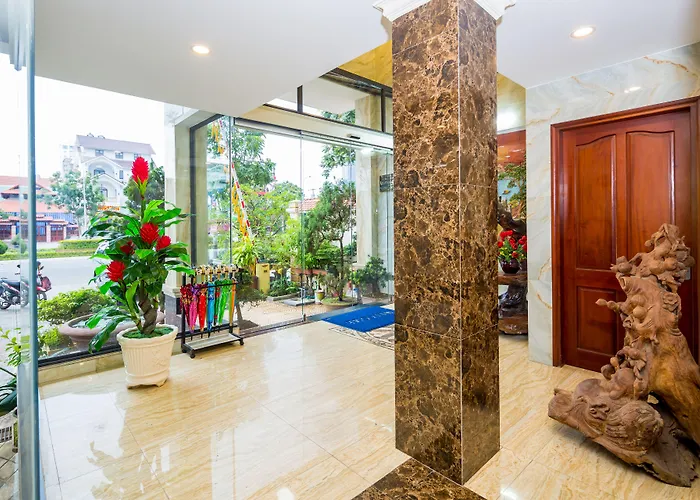 La Maison Danang Beach Hotel