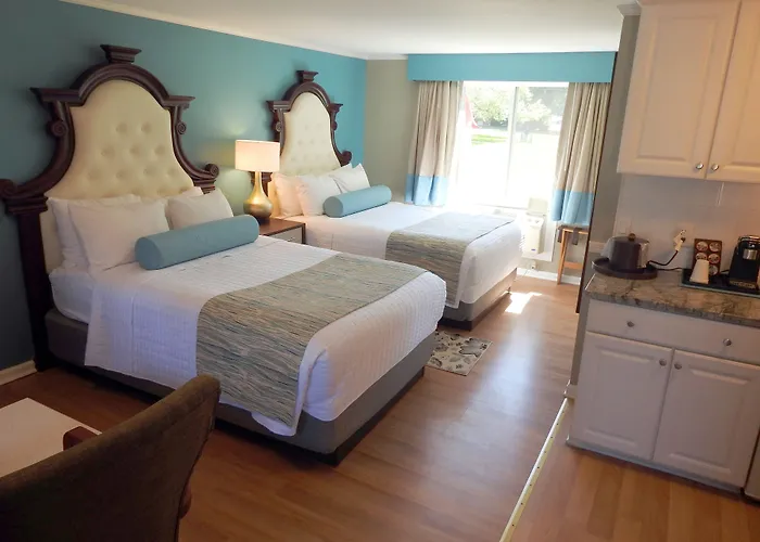 Beach hotel: Seacoast Inn