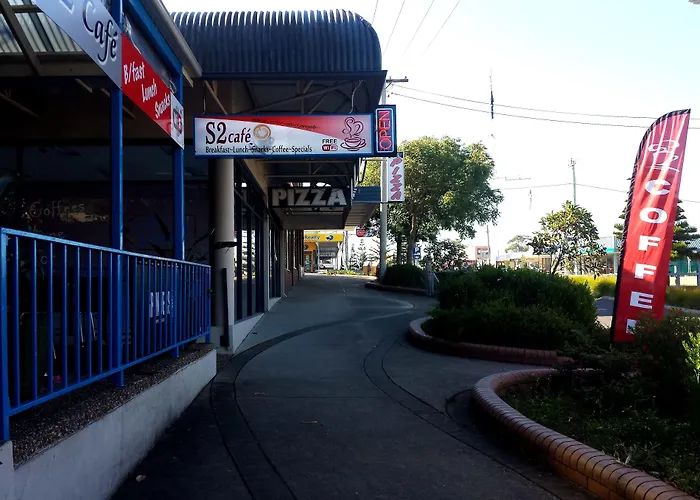 Family Hotel: Halfway Motel