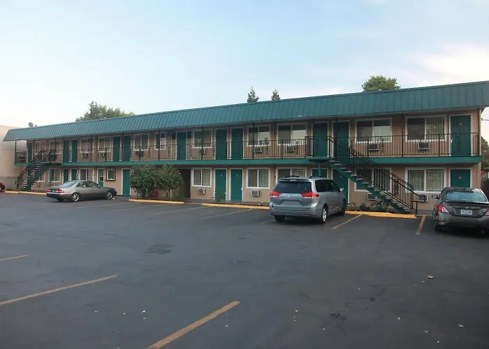 Motel: Executive Motel