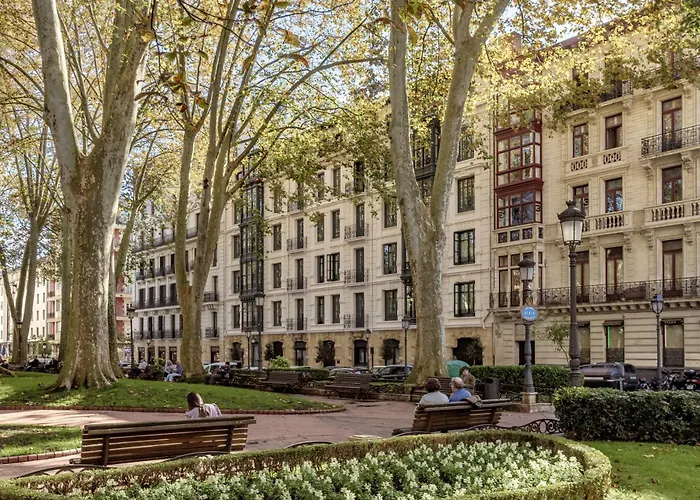 Batimont Suites & Apartments