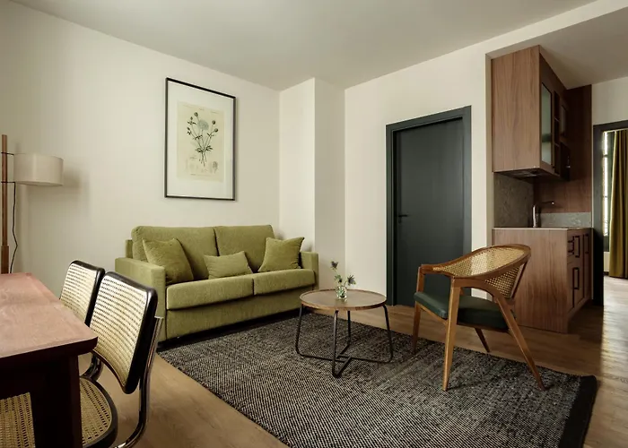 Batimont Suites & Apartments