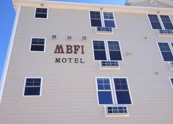 Misquamicut Beach Front Inn