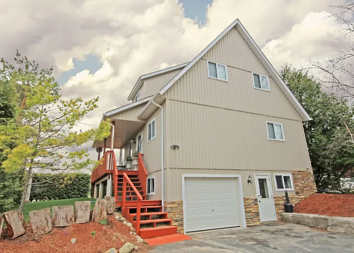 5 Bedrooms, Mountain Views, Steps From Blue Mountain Village, Hot Tub, Bbq