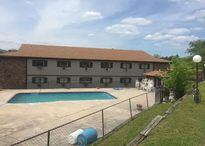 Midway Budget Inn
