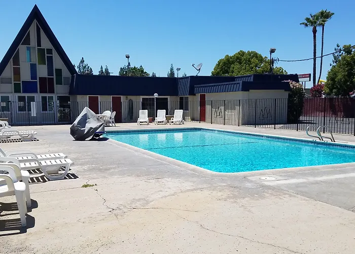 Motel: Economy Inn Fresno Yosemite