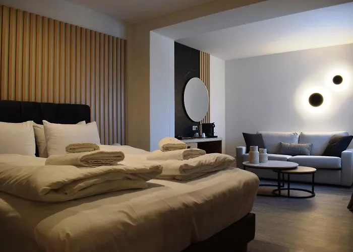 3 star hotels Akropolis