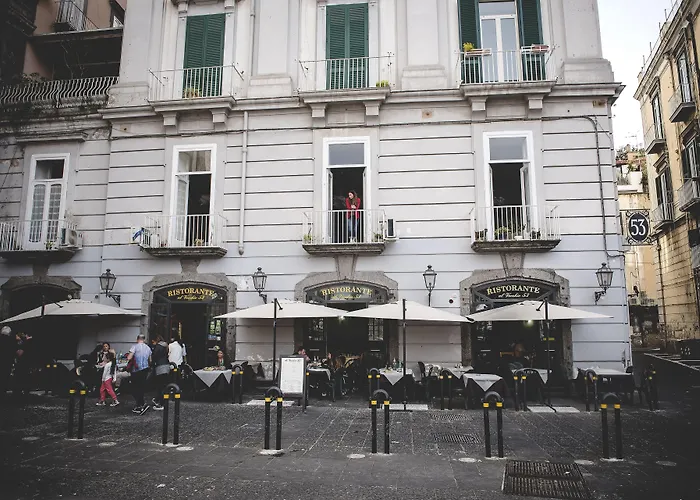 Le 4 Stagioni Dante's Suites H Napoli Centro