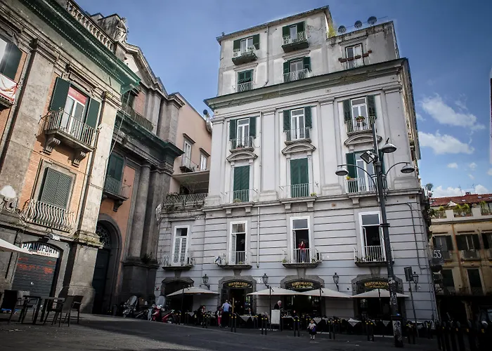 Le 4 Stagioni Dante's Suites H Napoli Centro