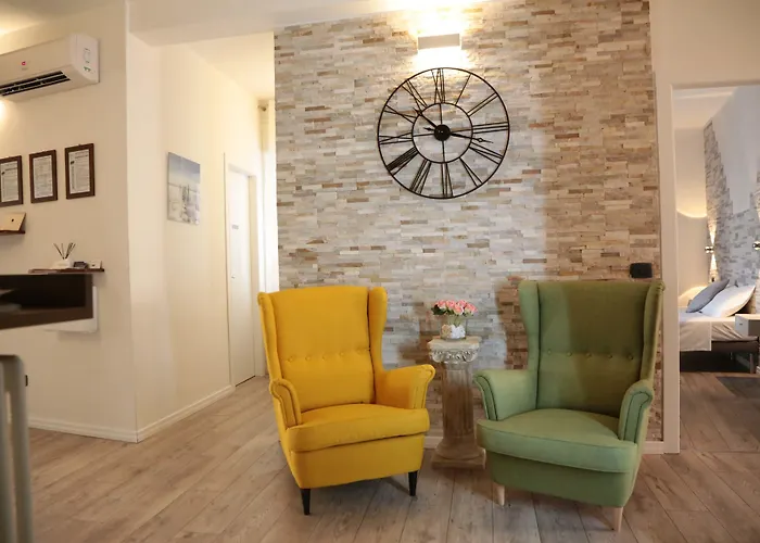 Aurelia Rooms