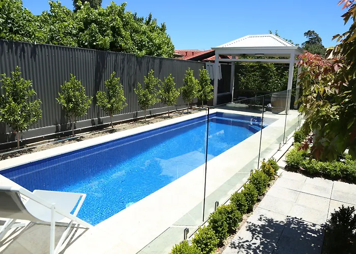 Hollidge House 5 Star Luxury Apartments