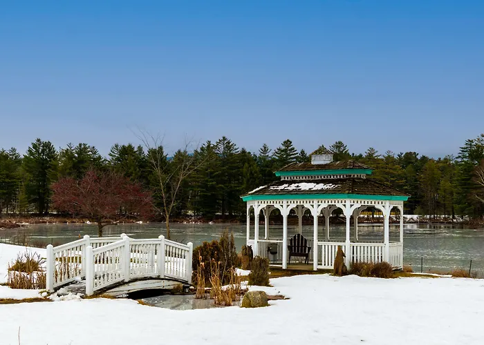 Sara Placid Inn & Suites