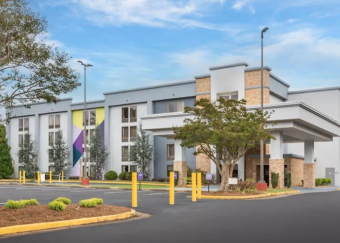 Beach Hotels Spark By Hilton Atlanta Airport South College Park