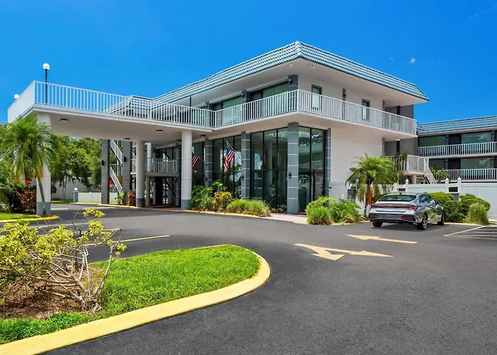 Quality Inn & Suites At Tropicana Field