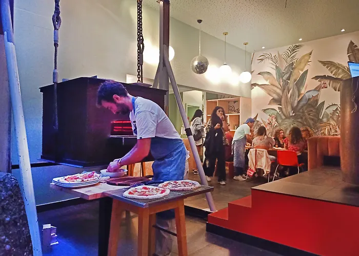 Avenue Hostel & Suites