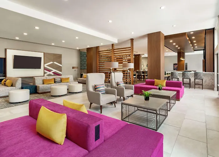 Central hotel: Hilton Garden Inn Seattle Airport