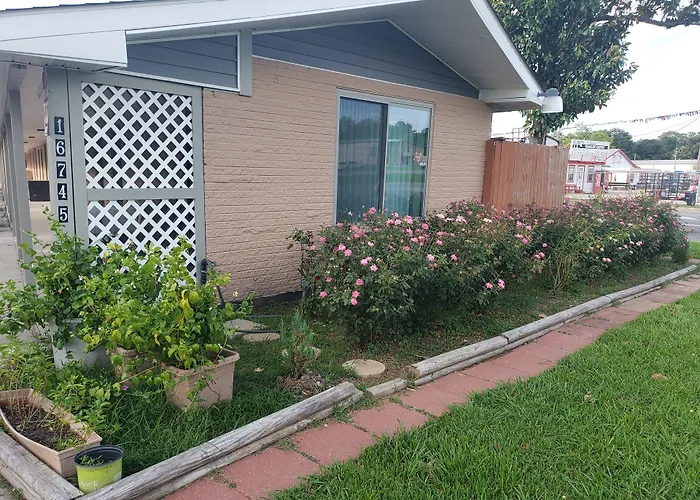 Motel: Budget Inn & Suites Baton Rouge