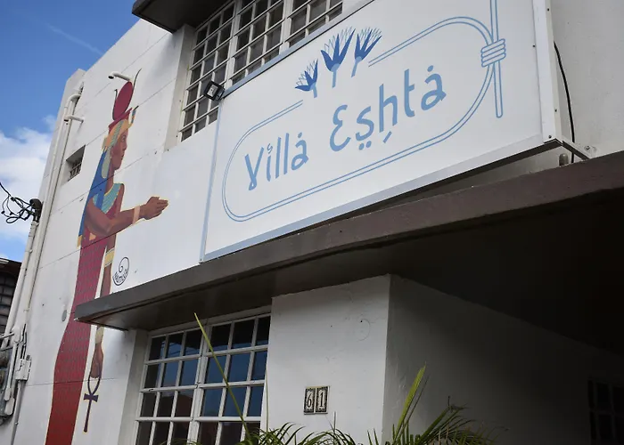Hotel near College: Villa Eshta