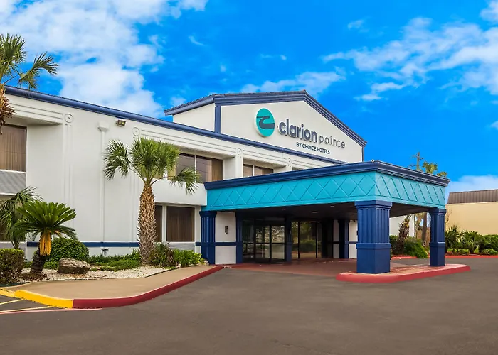 Clarion Pointe Lake Jackson - Clute