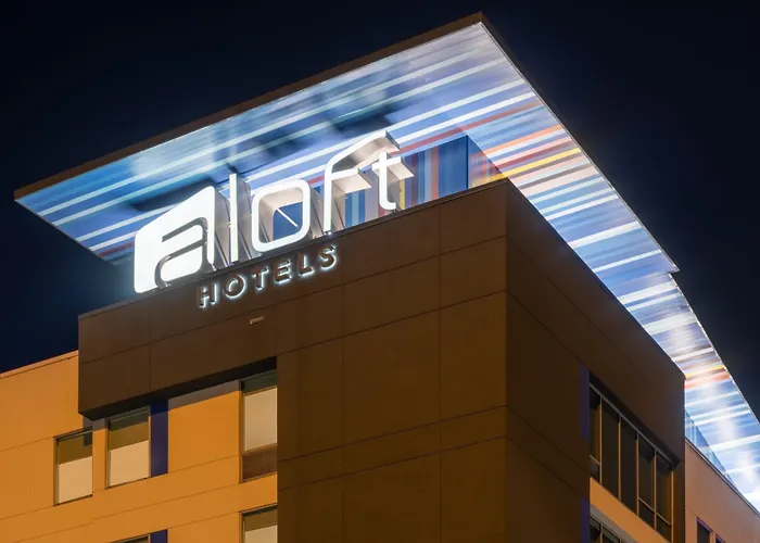 Hotel near College: Aloft Austin South