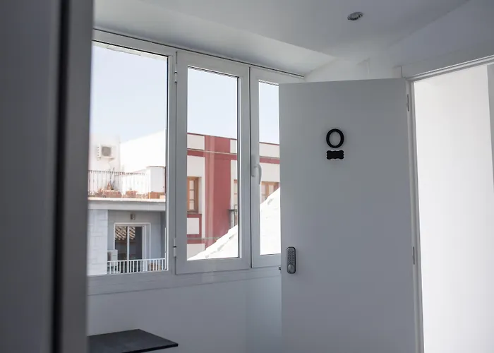 Ayz Frailes - Auto Check-In Property (Adults Only)