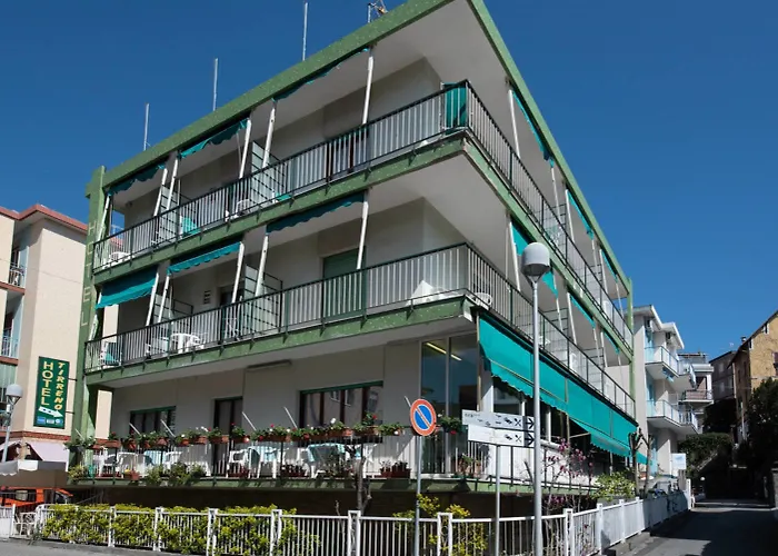Hotel sulla spiaggia: Hotel Tirreno