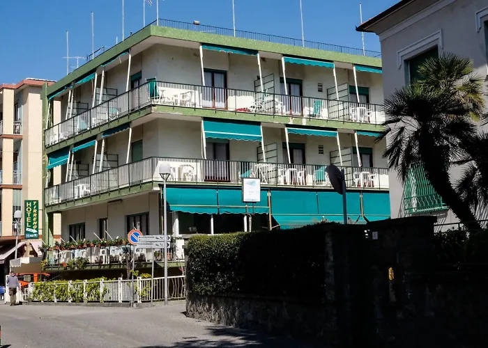 Hotel sulla spiaggia: Hotel Tirreno