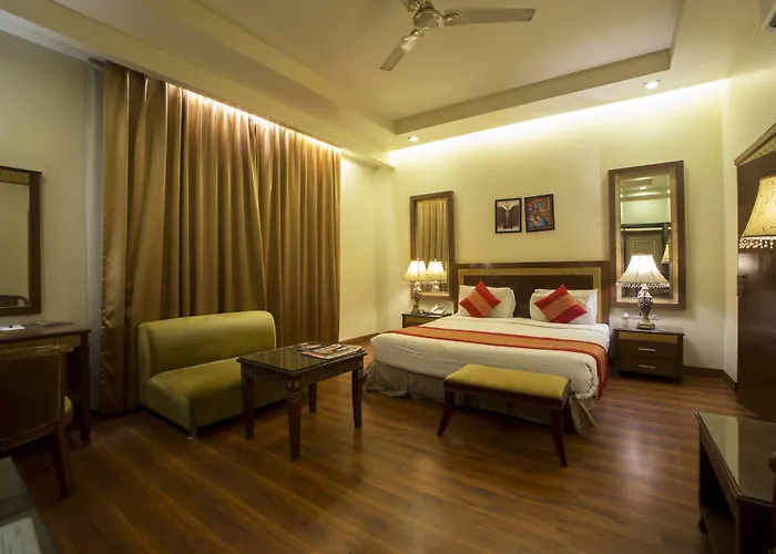 Picasso Paschim Vihar Delhi - Couple Friendly Local Ids Accepted