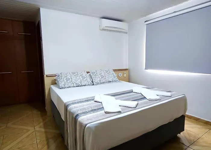 Hotel com jacuzzi: GoldMen Select Maringá