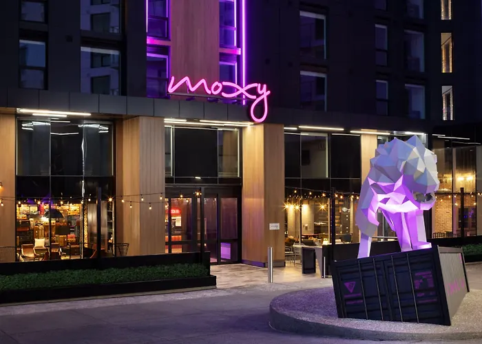 3 star hotel: Moxy Halifax Downtown