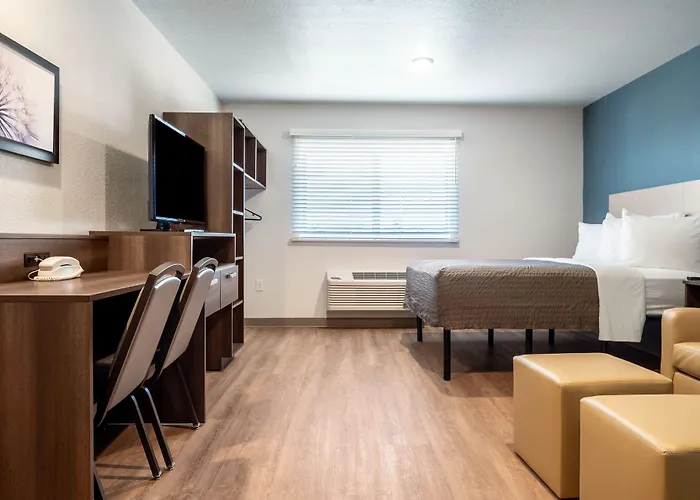 Cheap hotel: Woodspring Suites Miramar