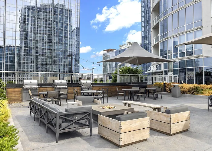Hotel: Placemakr Premier Sobro