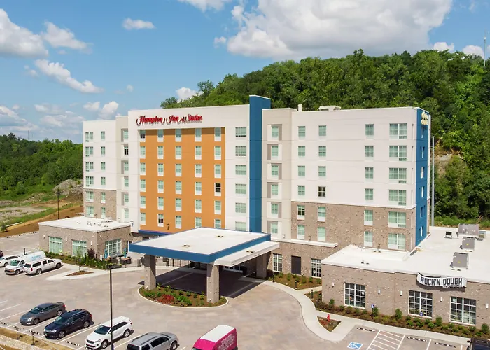 Hampton Inn & Suites By Hilton North Skyline