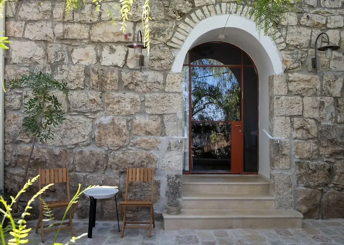 Khan Ein Karem Boutique