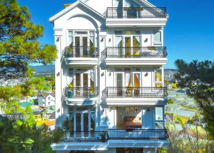 Family resorts Grandview Villa Dalat