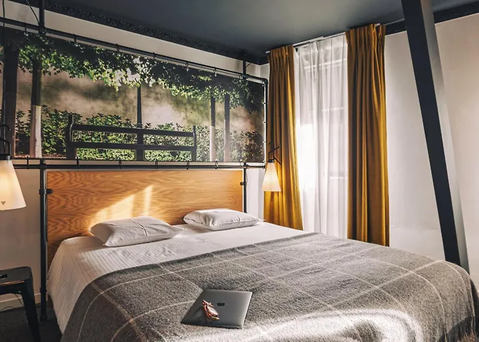 Hotel with view: Zoom Hotel