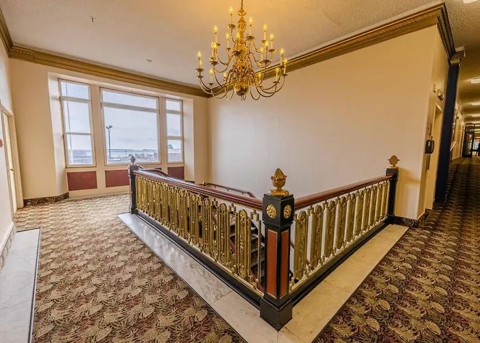 Resorts Guide Prince Arthur Waterfront & Suites