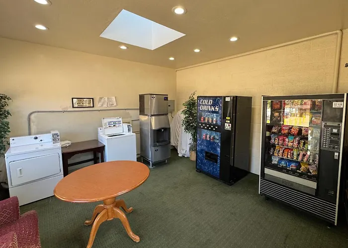 The Kc Motel Show Low