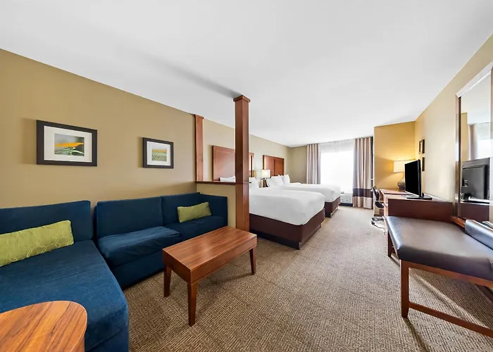 3 star hotels Comfort Inn & Suites West - Medical Center