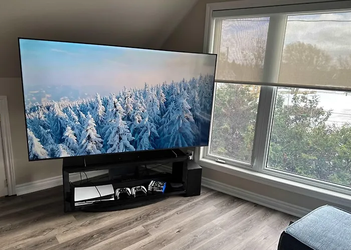 5 Bedrooms, Mountain Views, Steps From Blue Mountain Village, Hot Tub, Bbq