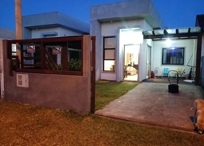 Ótima casa Jardim do Éden - Tramandaí, poucos passos do mar!