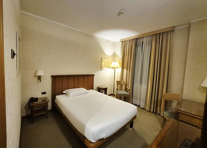 Hotel Excelsior Magenta
