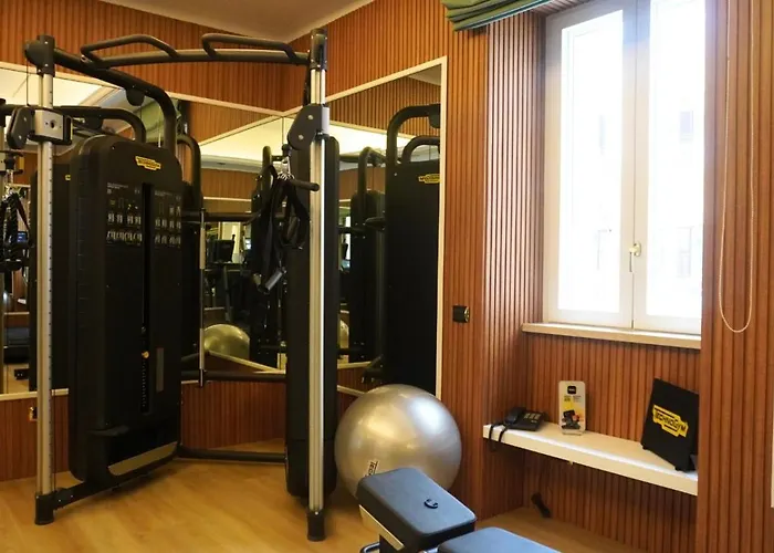 Hotel sulla spiaggia: Grand Hotel Santa Lucia