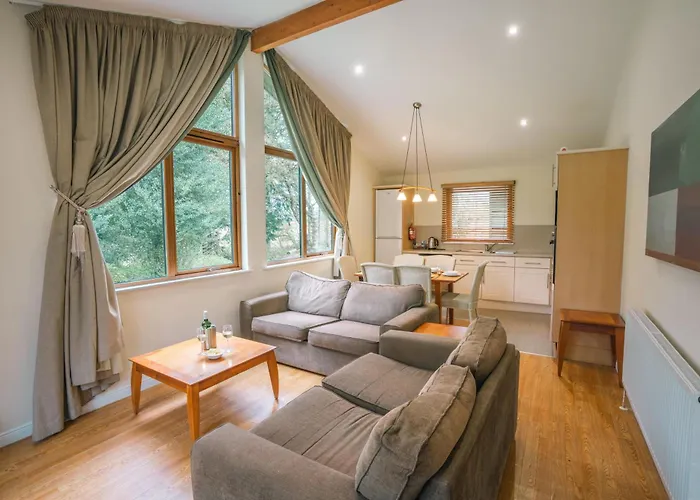 Hotel with Tennis: Broome Park Hotel