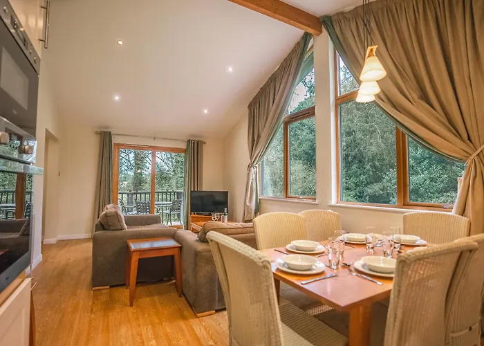 Hotel with Tennis: Broome Park Hotel