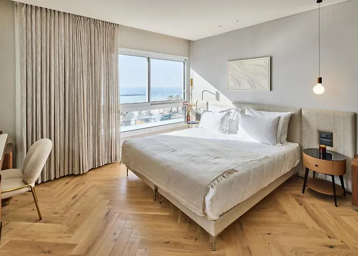 Jewel Beachfront Boutique Hotel