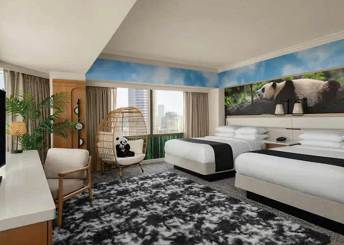 Hotels with pool Marriott Marquis San Diego Marina