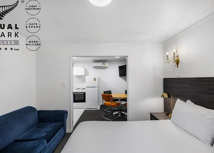 Lakeview Colonial Motel