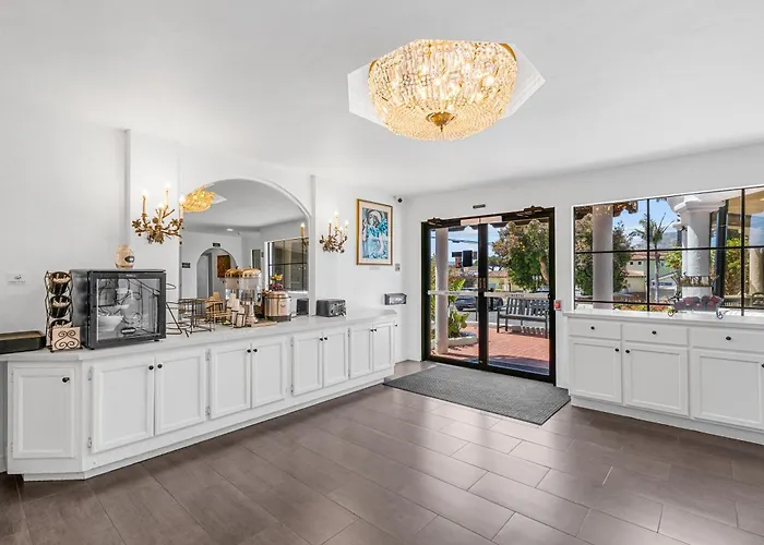 Cheap hotel: Masterpiece Hotel