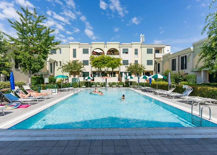 Hotel vicino al College: Farnie Lido Altanea